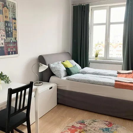 Hello Amazing River View 4 Bedrooms & Balcony דירה גדנסק